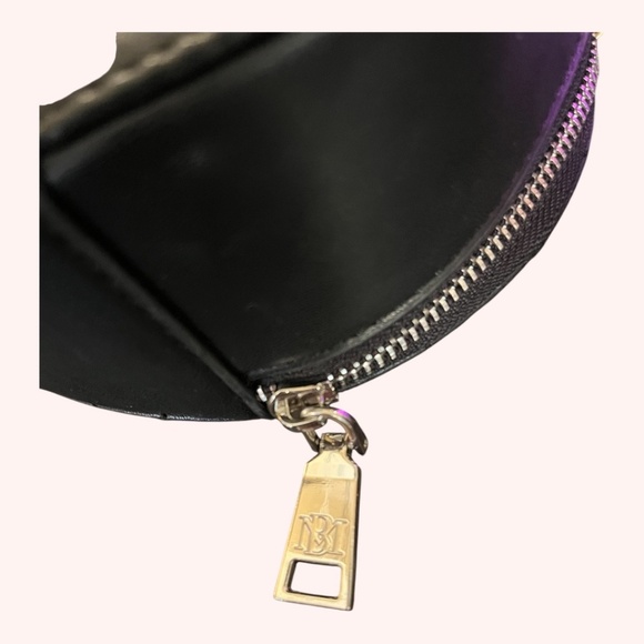 Badgley Mischka Black Quilted Round Mini Shoulder Bag Pearl Gold Chain Crossbody - Picture 9 of 13